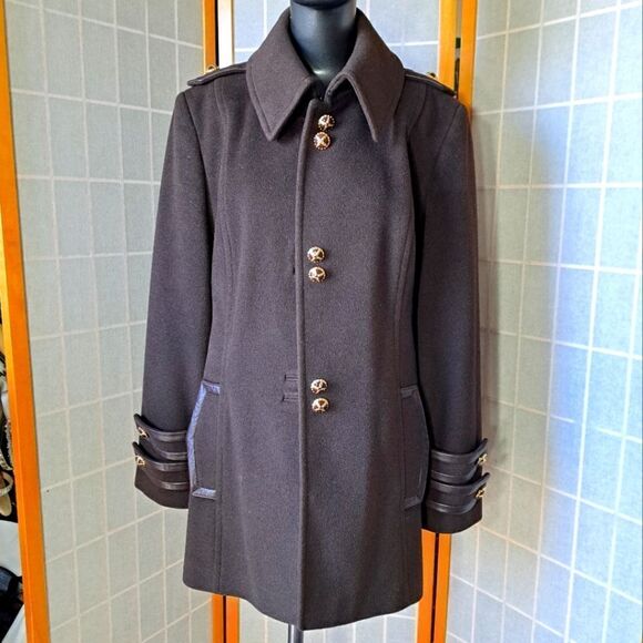 St John Coat  - Picture 3 of 17